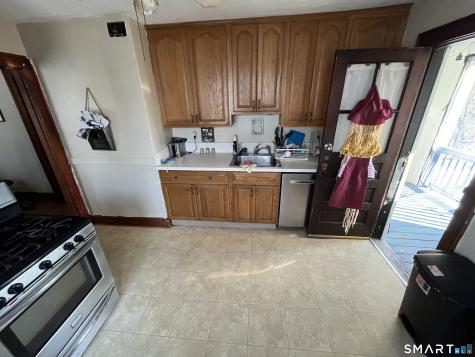 18 Hemlock Street Manchester CT 06040