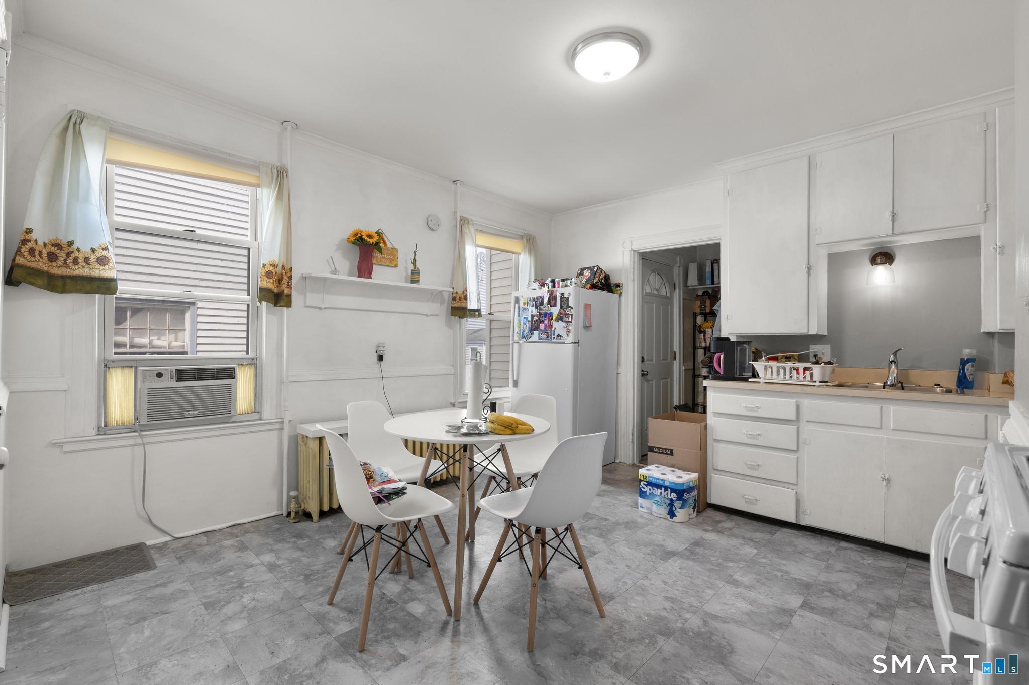 86 Oakwood Avenue West Hartford CT 06119