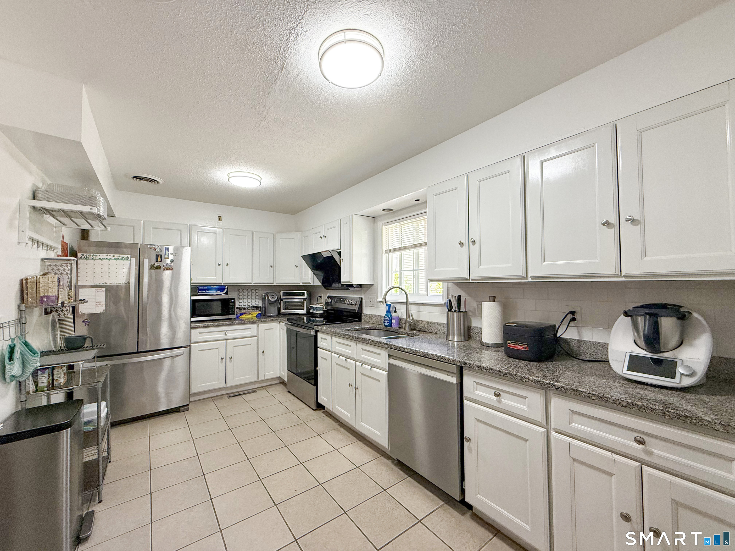 1679 Litchfield Turnpike Woodbridge CT 06525