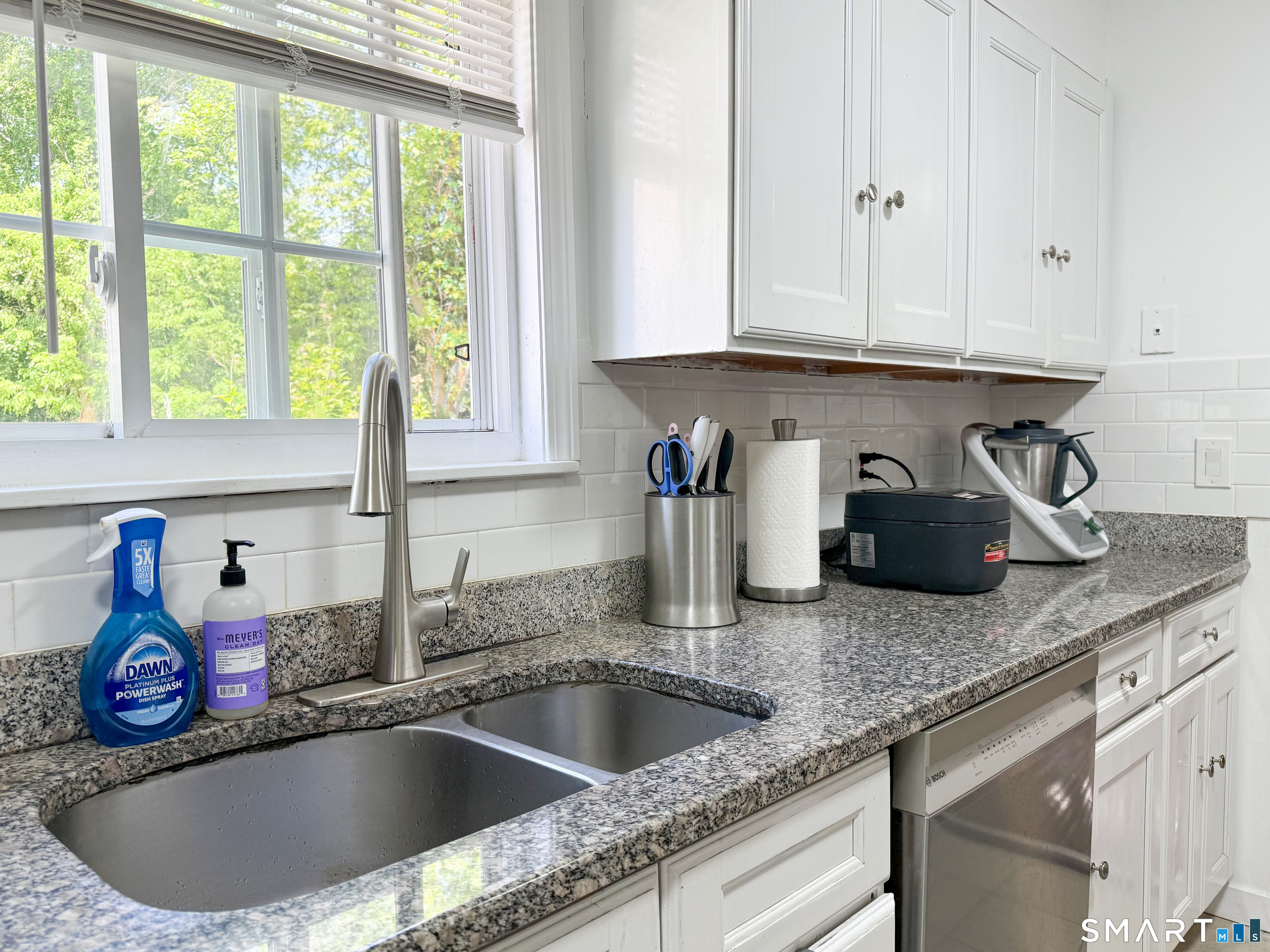 1679 Litchfield Turnpike Woodbridge CT 06525