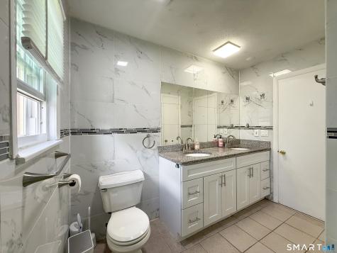 1679 Litchfield Turnpike Woodbridge CT 06525