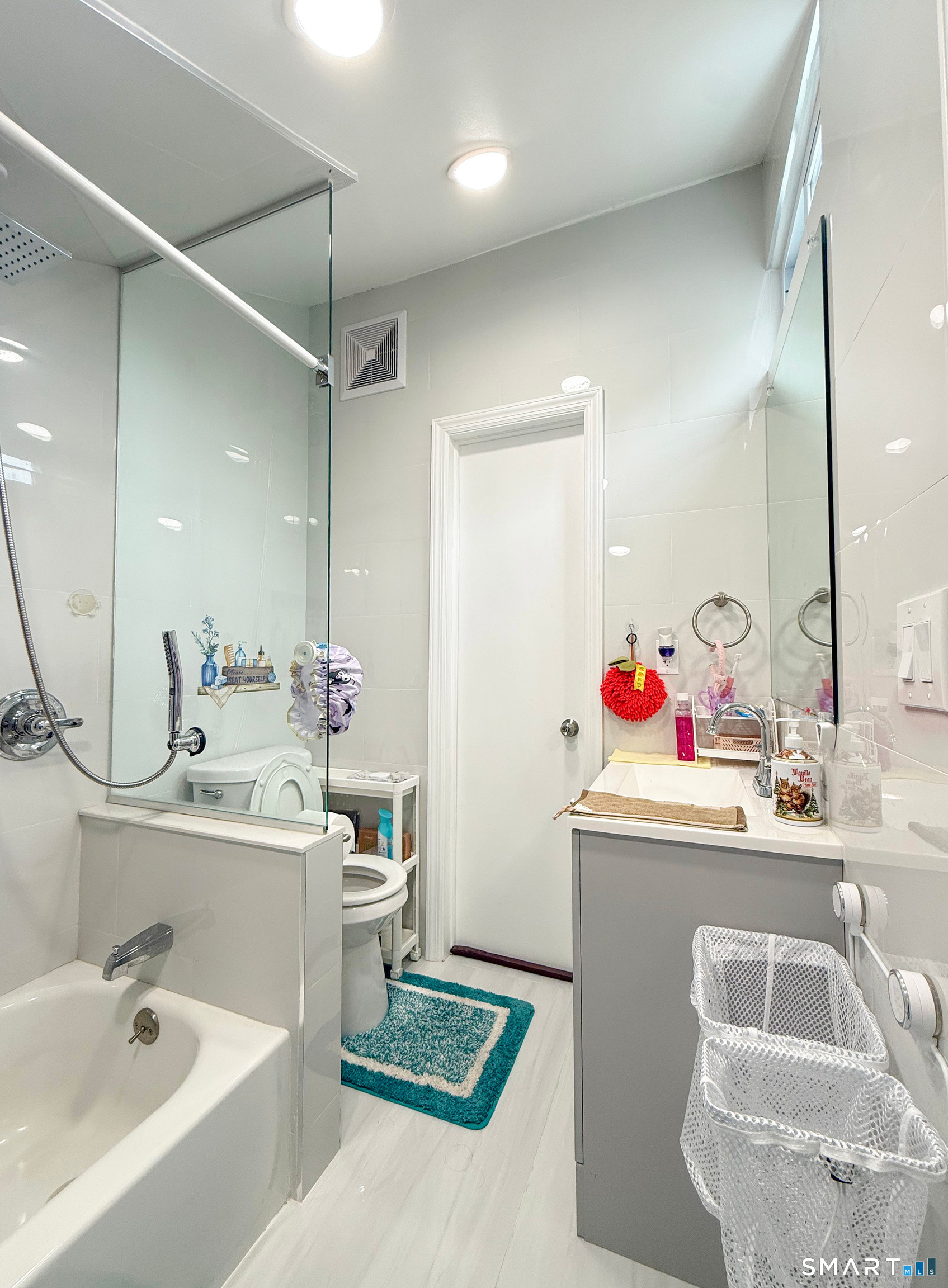 1679 Litchfield Turnpike Woodbridge CT 06525