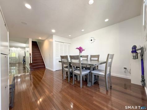 1679 Litchfield Turnpike Woodbridge CT 06525