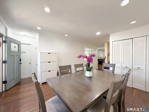 1679 Litchfield Turnpike Woodbridge CT 06525