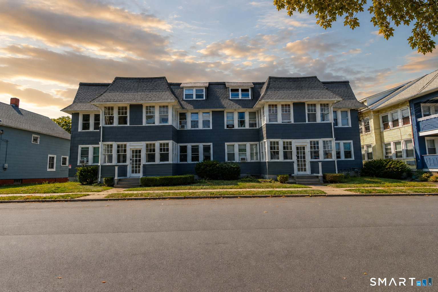 82 Maple Avenue New London CT 06320