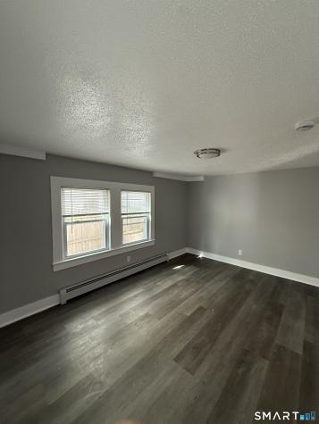 82 Maple Avenue New London CT 06320