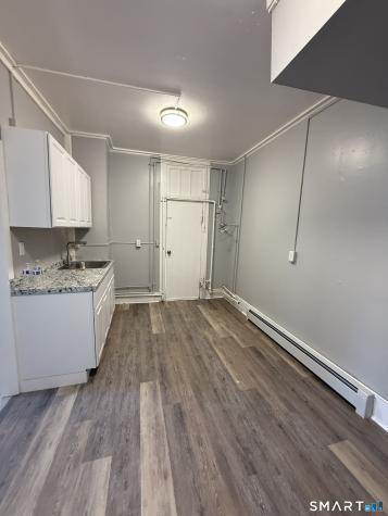 82 Maple Avenue New London CT 06320