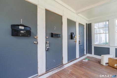 82 Maple Avenue New London CT 06320