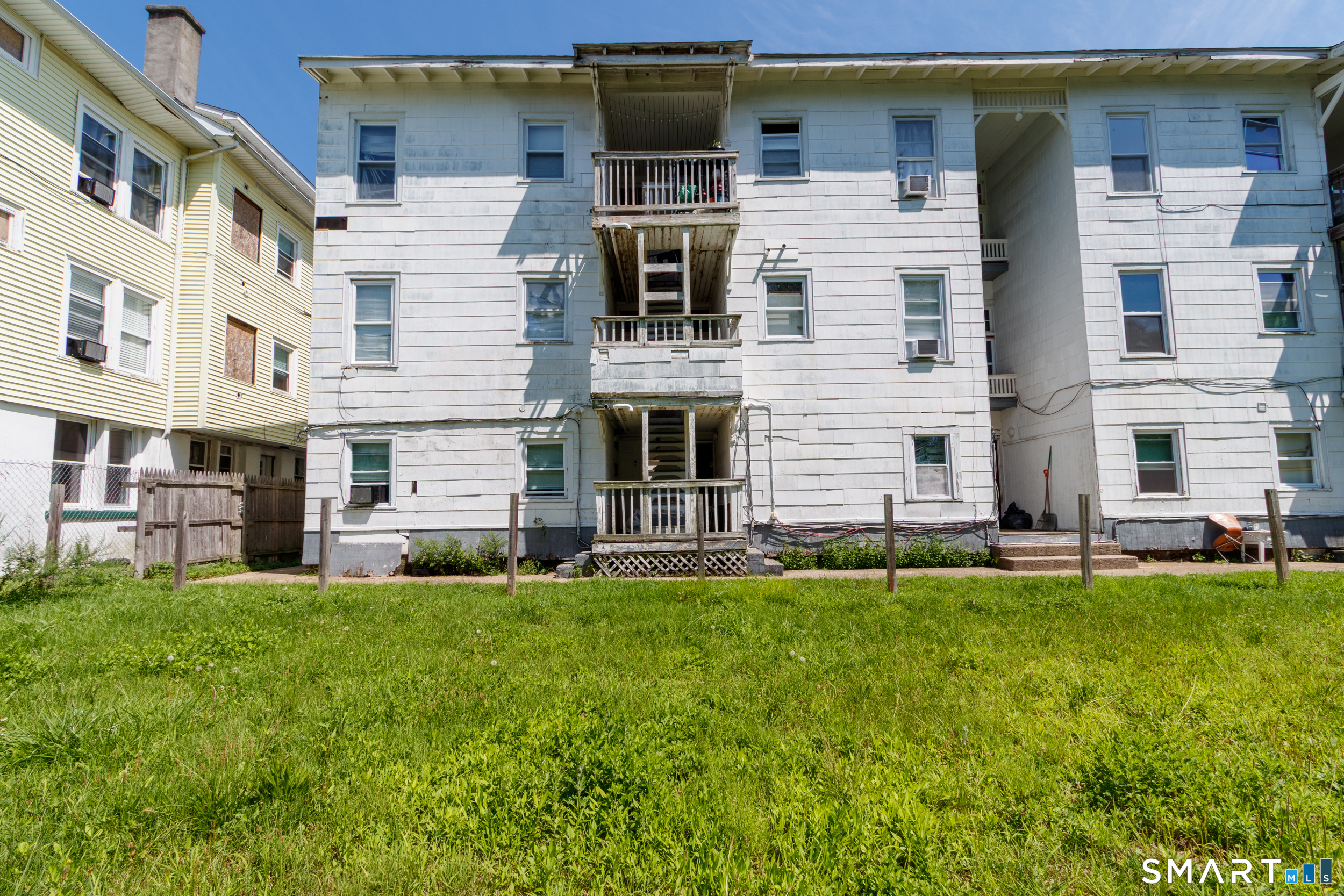 82 Maple Avenue New London CT 06320