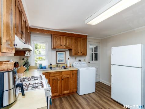 208 Twin Lakes Road North Branford CT 06471