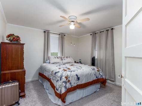 208 Twin Lakes Road North Branford CT 06471