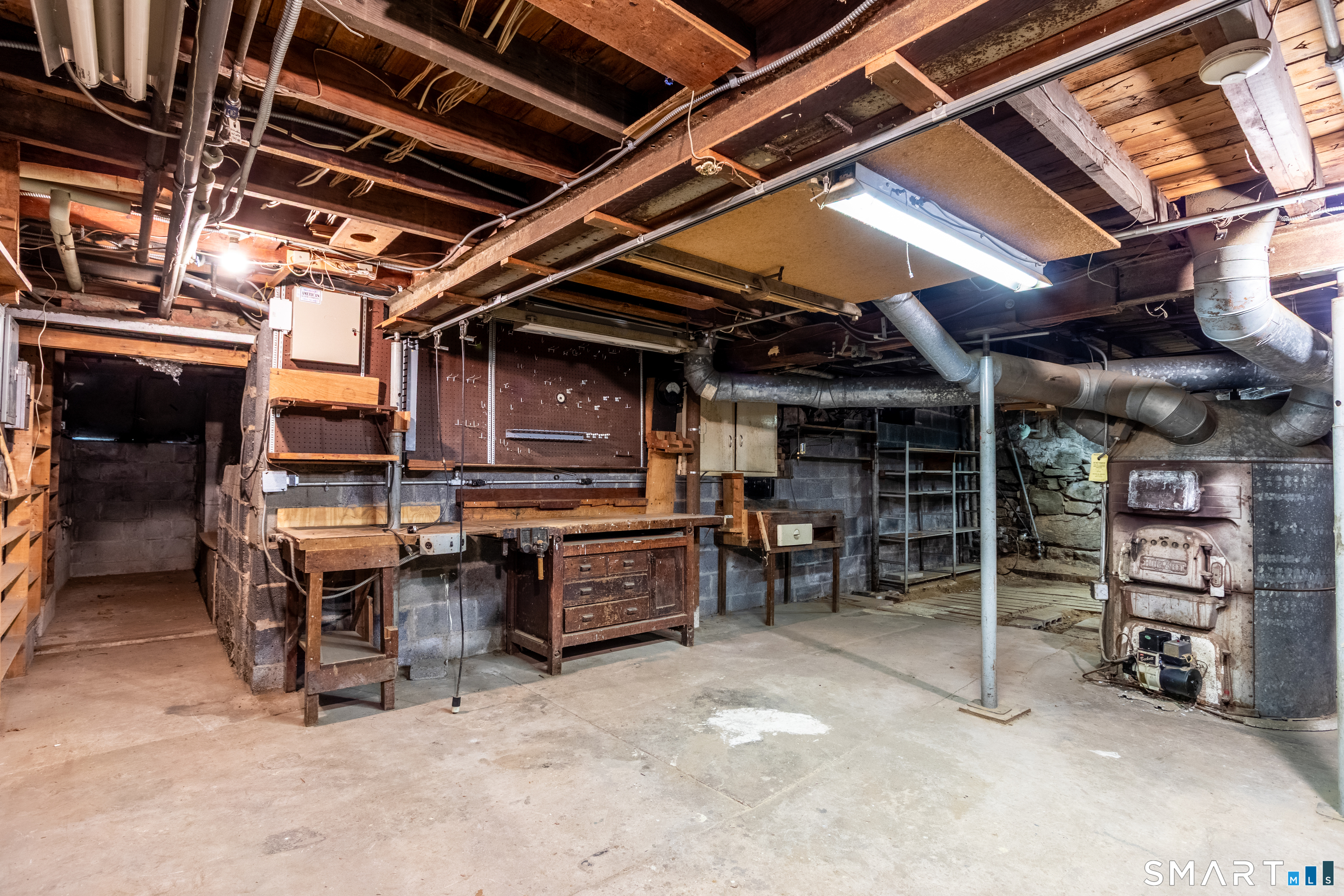 208 Twin Lakes Road North Branford CT 06471