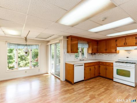 208 Twin Lakes Road North Branford CT 06471
