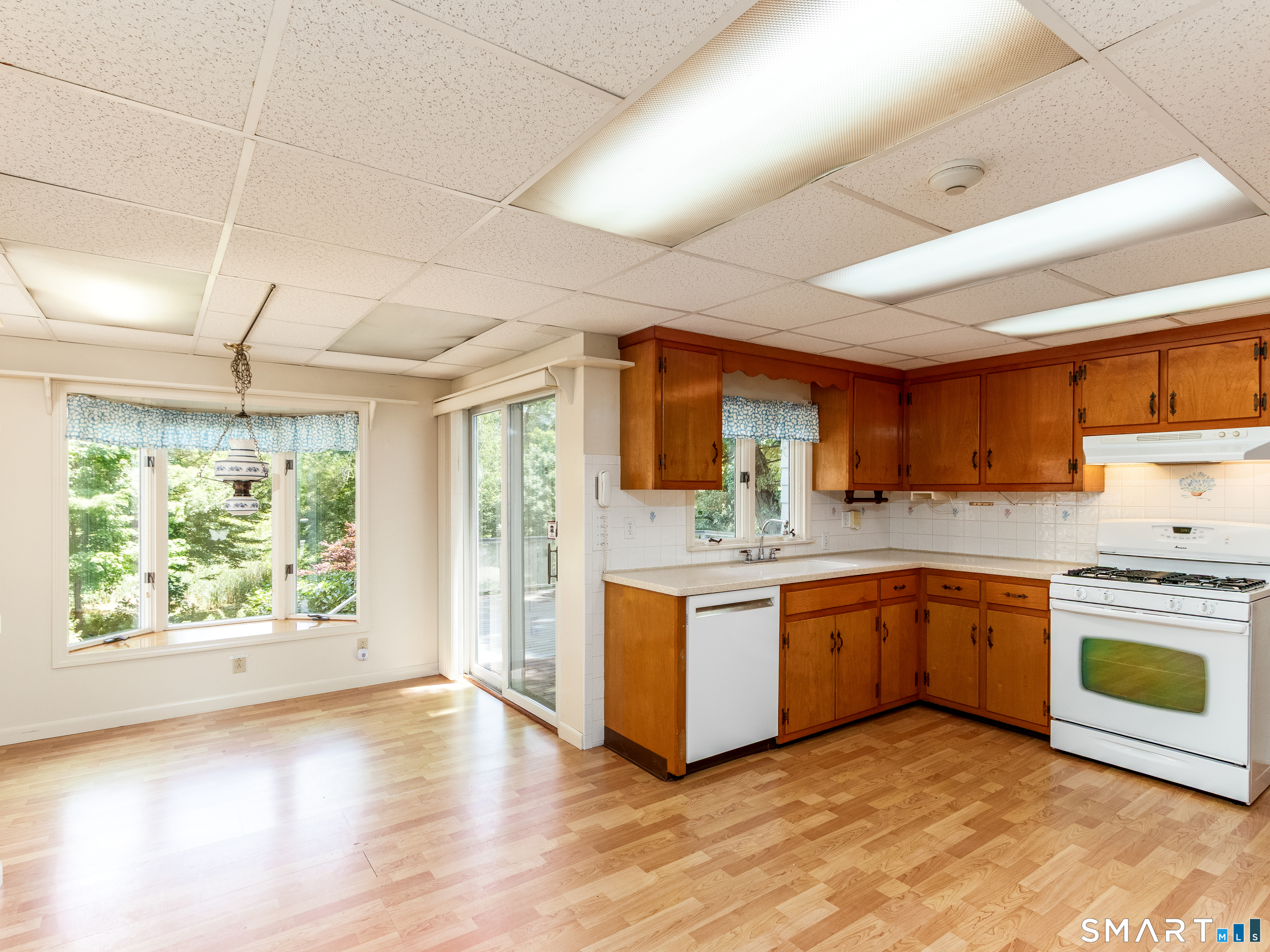 208 Twin Lakes Road North Branford CT 06471