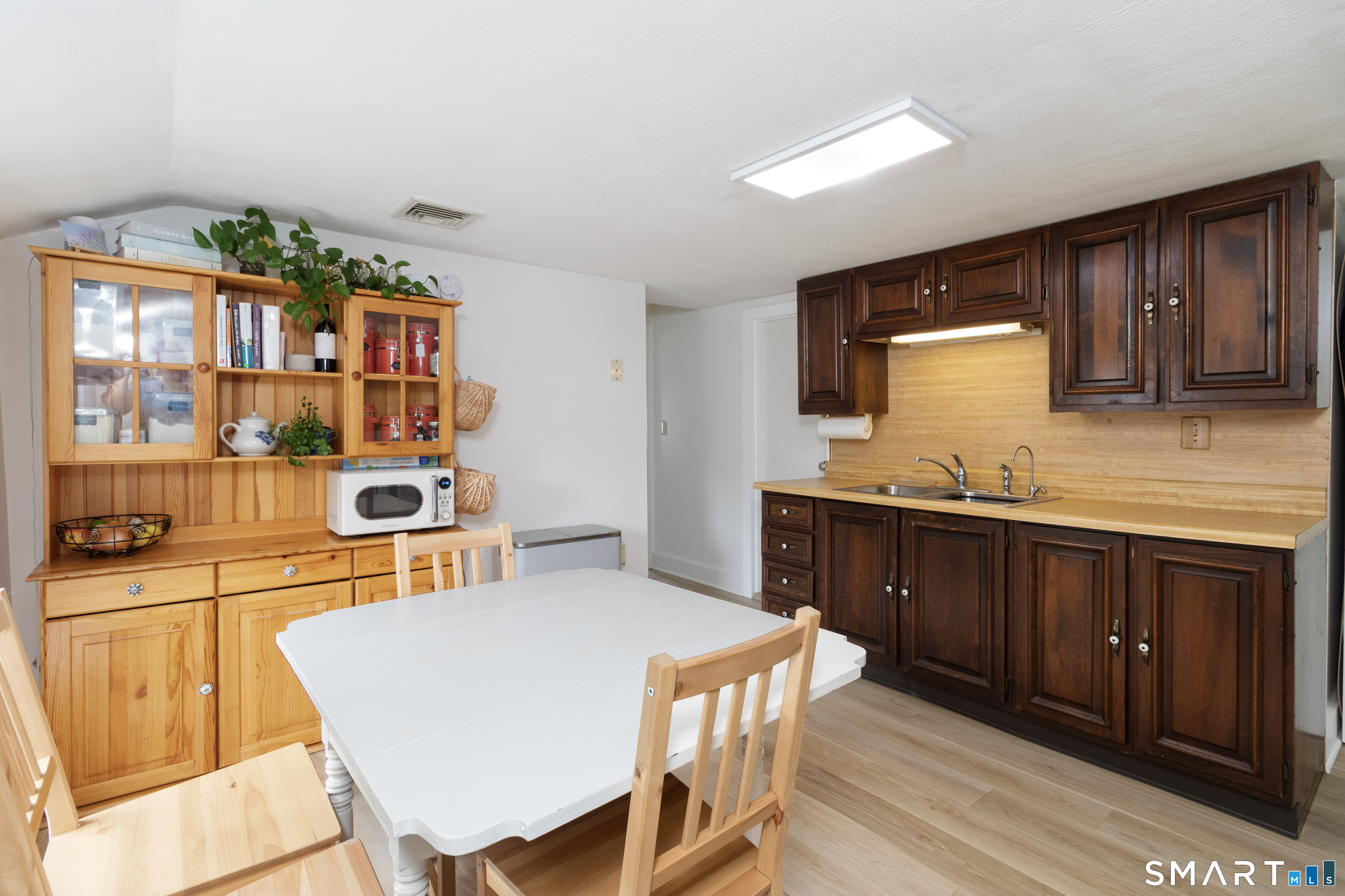 208 Boston Street Guilford CT 06437