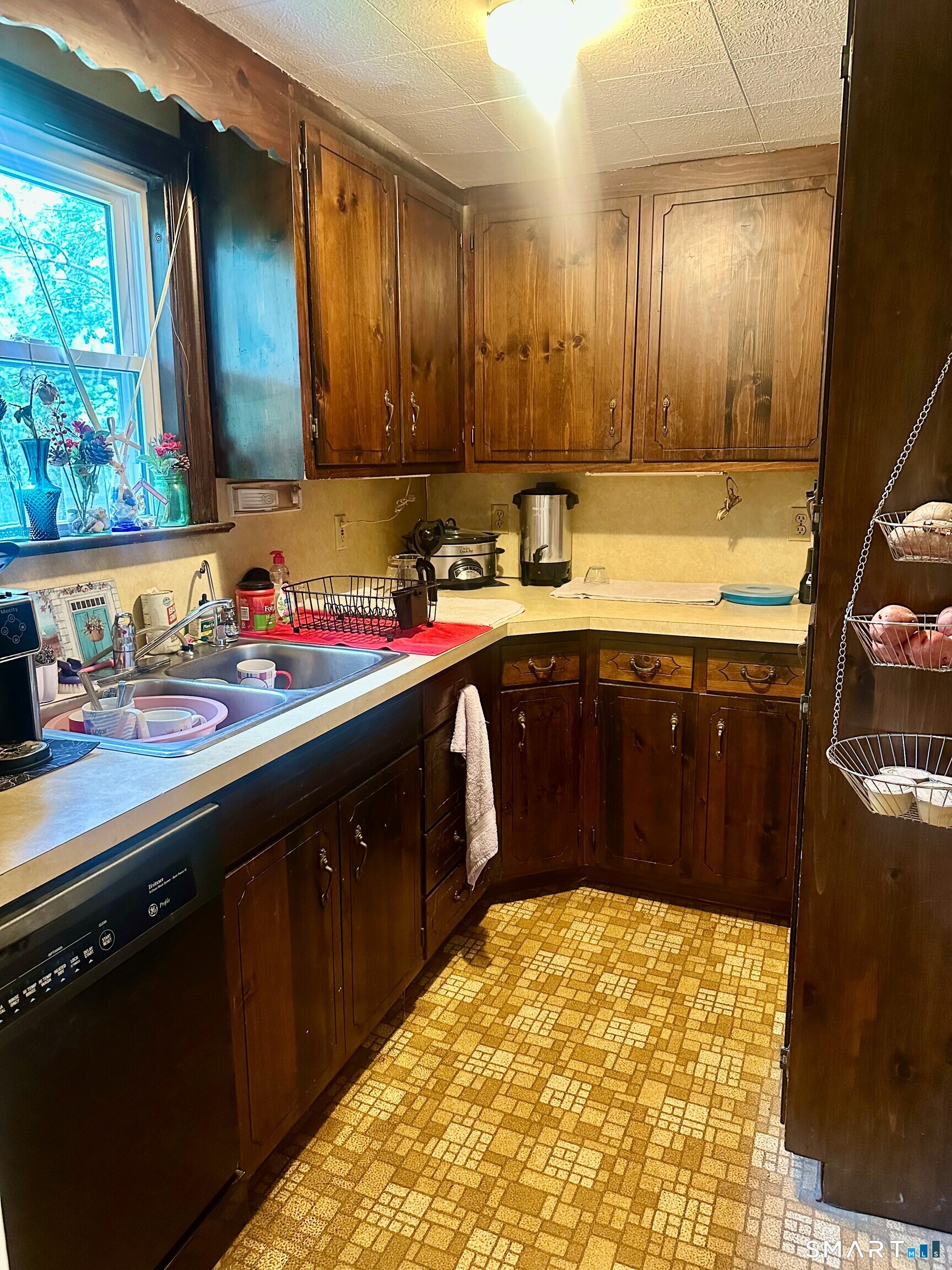 53 Woodland Street Manchester CT 06042
