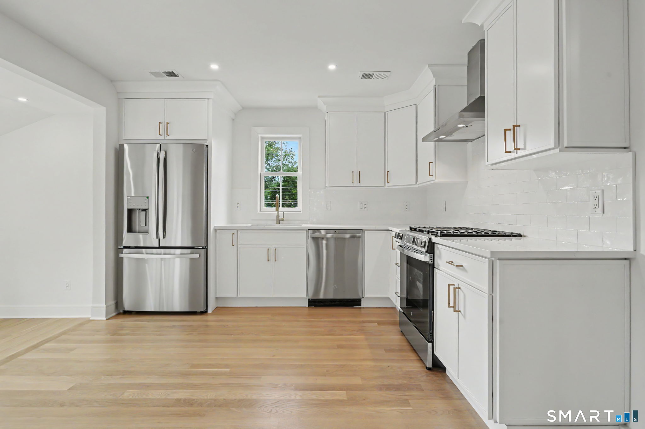 43 Helen Street Fairfield CT 06824