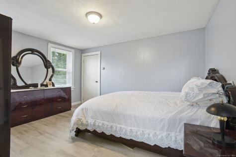 8 3RD Street Norwich CT 06360