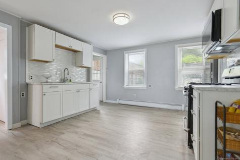 8 3RD Street Norwich CT 06360