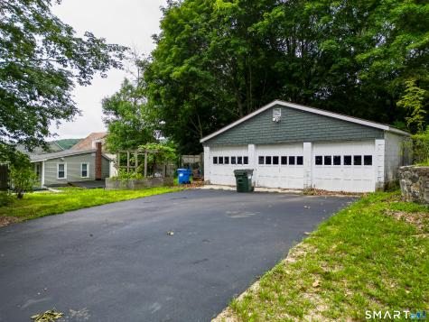 24 Central Avenue Norwich CT 06360