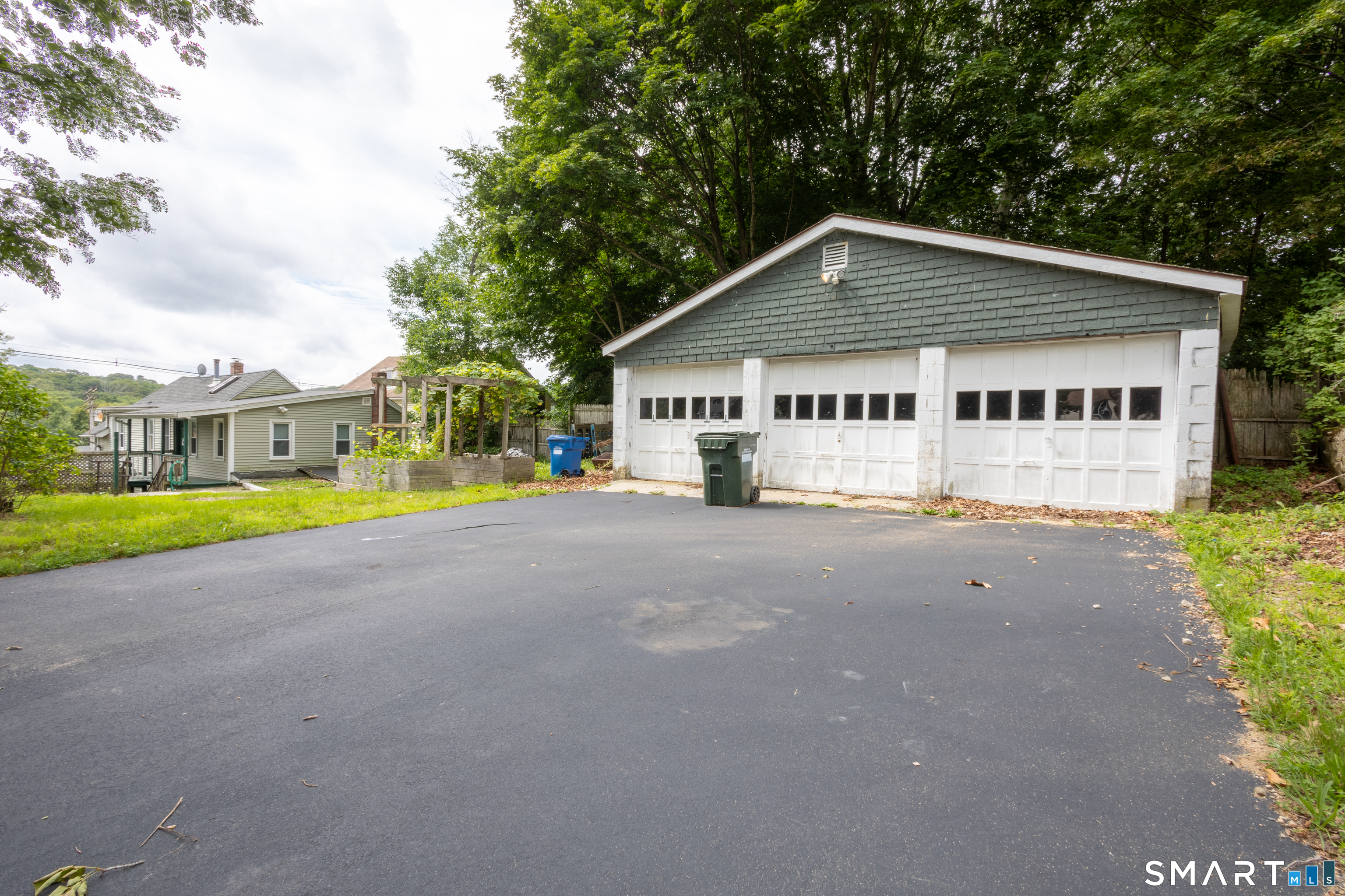 24 Central Avenue Norwich CT 06360