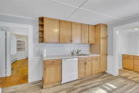 56 Winter Street Manchester CT 06040