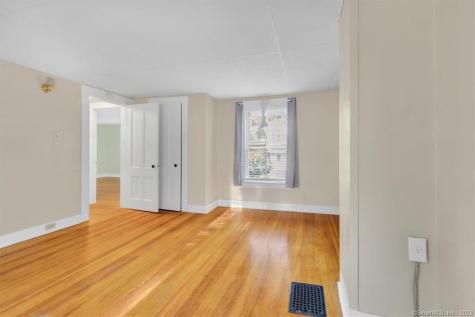 56 Winter Street Manchester CT 06040