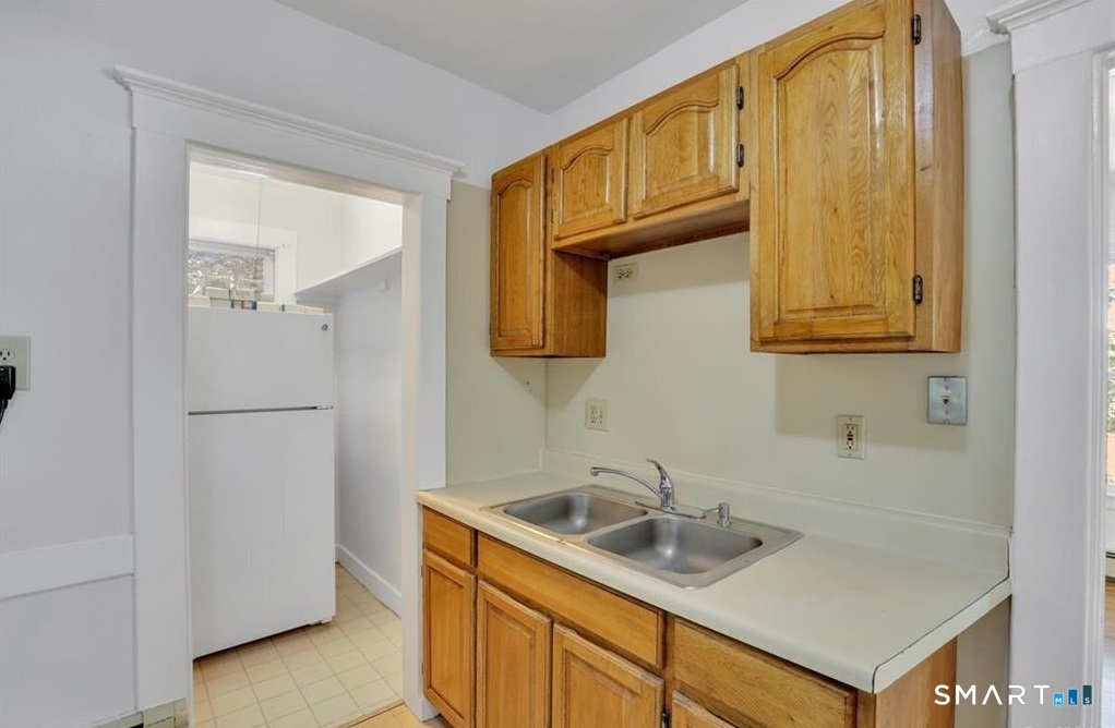 56 Winter Street Manchester CT 06040
