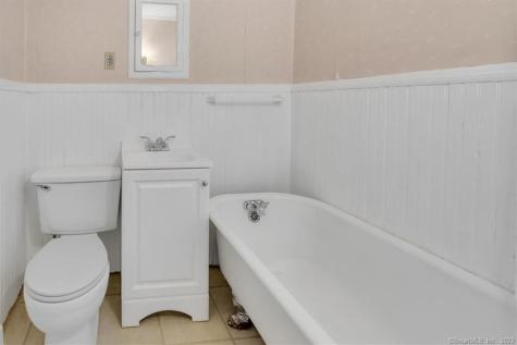 56 Winter Street Manchester CT 06040