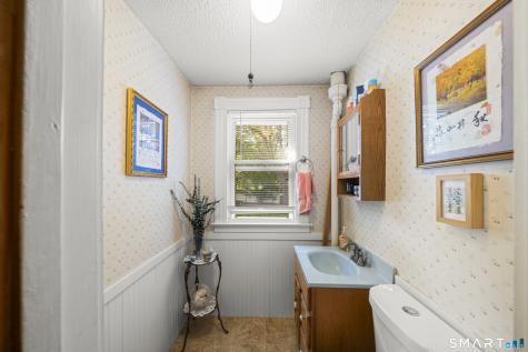 52 Russell Street Manchester CT 06040