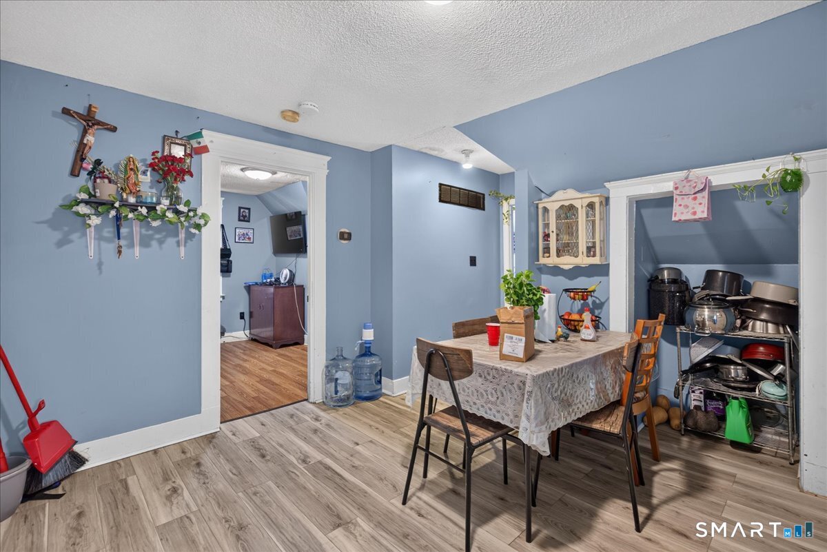 67 Clay Street New Haven CT 06513