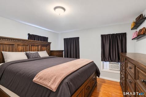 18 High Street Derby CT 06418