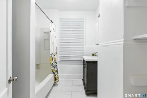 190 Montauk Avenue New London CT 06320