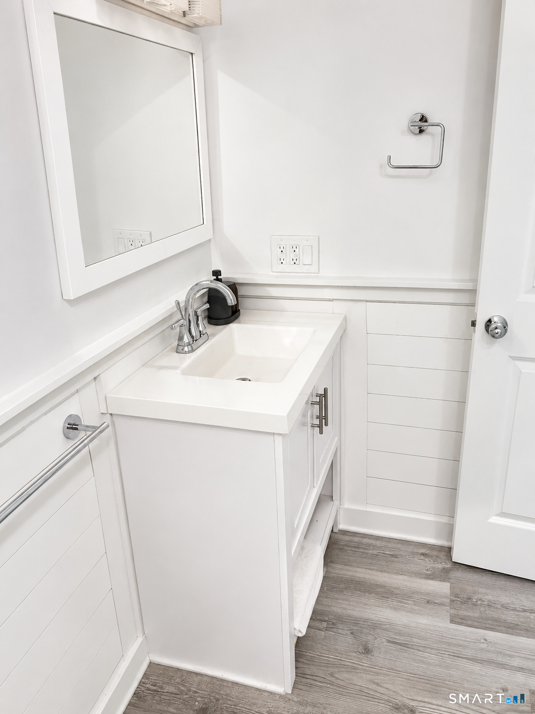 13 Armstrong Place Bridgeport CT 06608