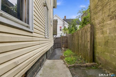 695 Beechwood Avenue Bridgeport CT 06605