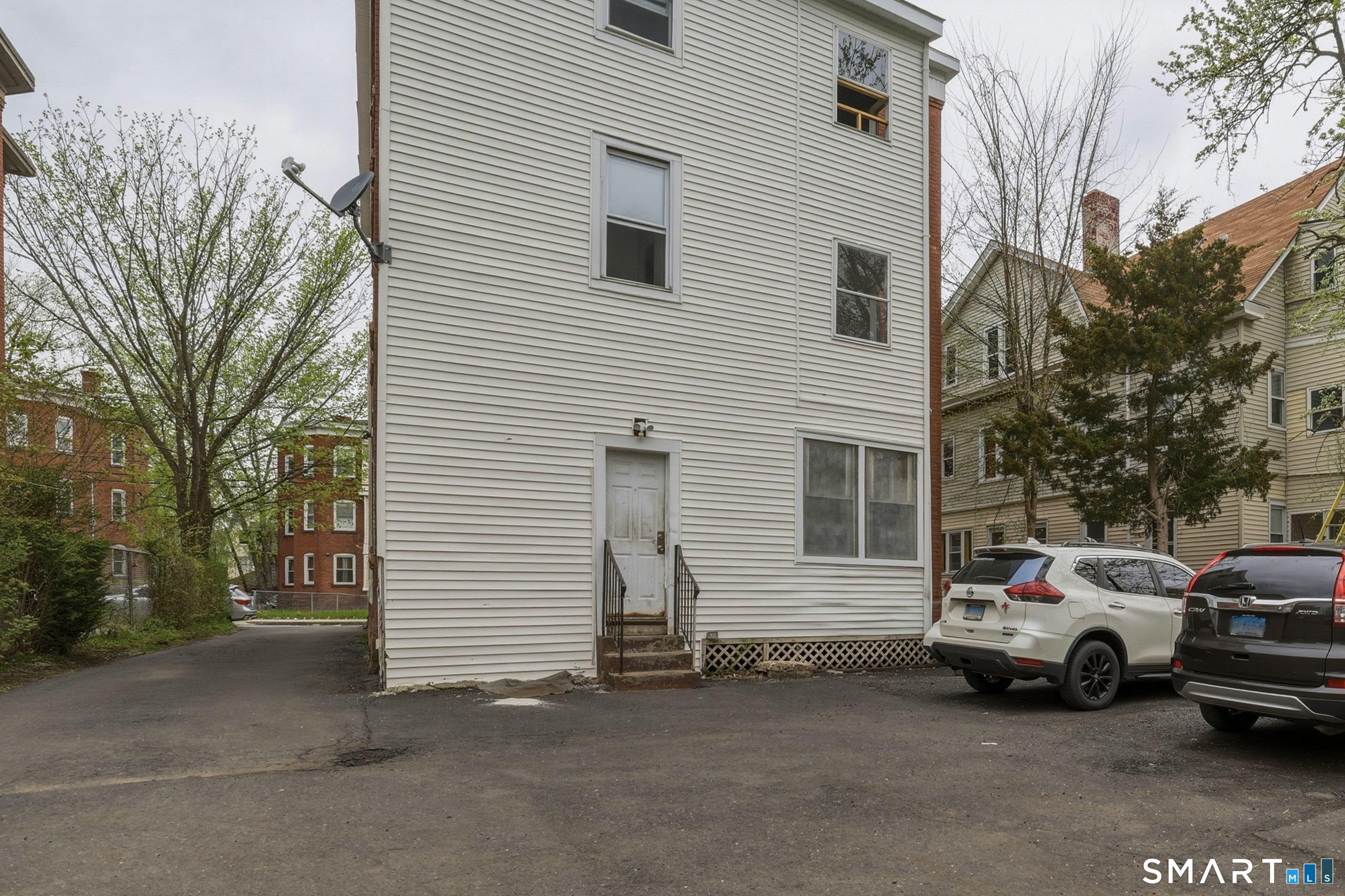 62-64 Edgewood Street Hartford CT 06112