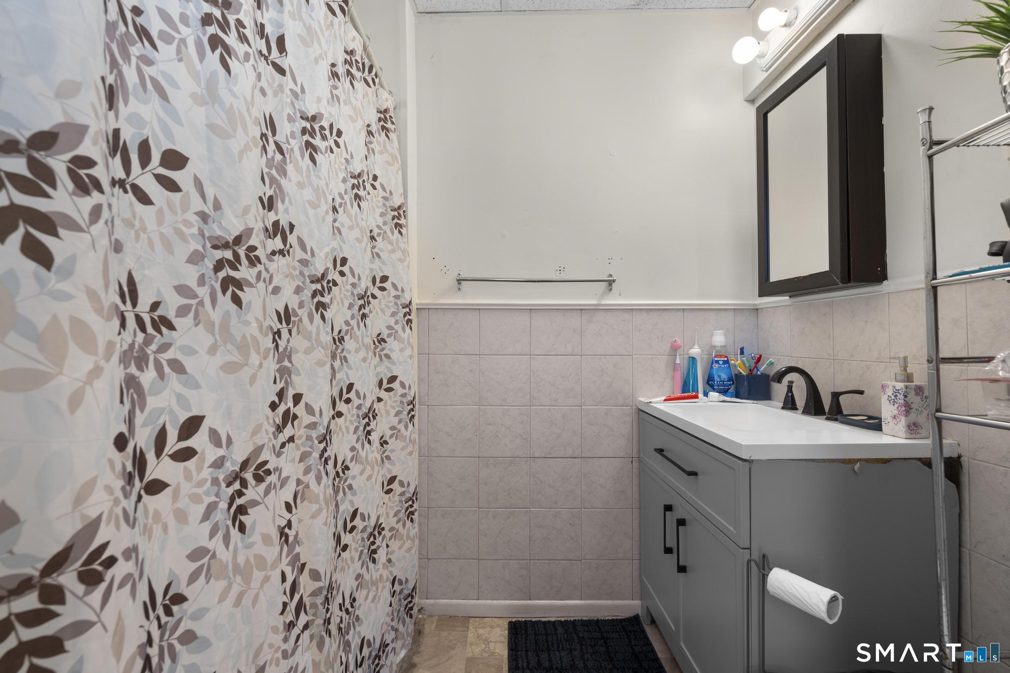 969-971 Wood Avenue Bridgeport CT 06604