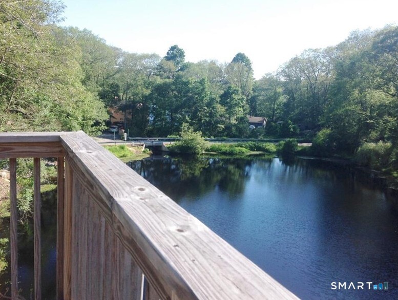 83 Inchcliffe Drive Ledyard CT 06335