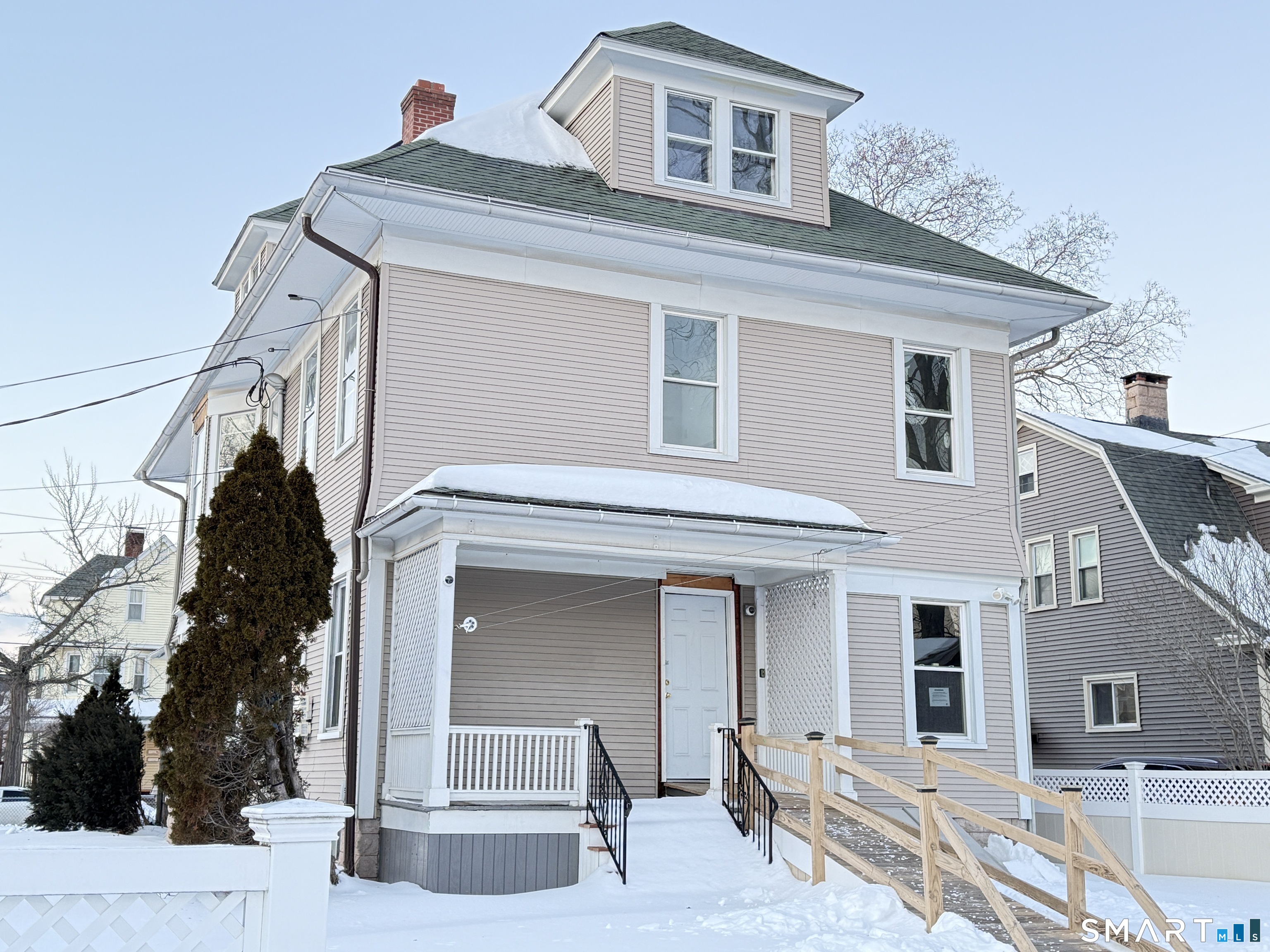 126 Richards Place West Haven CT 06516