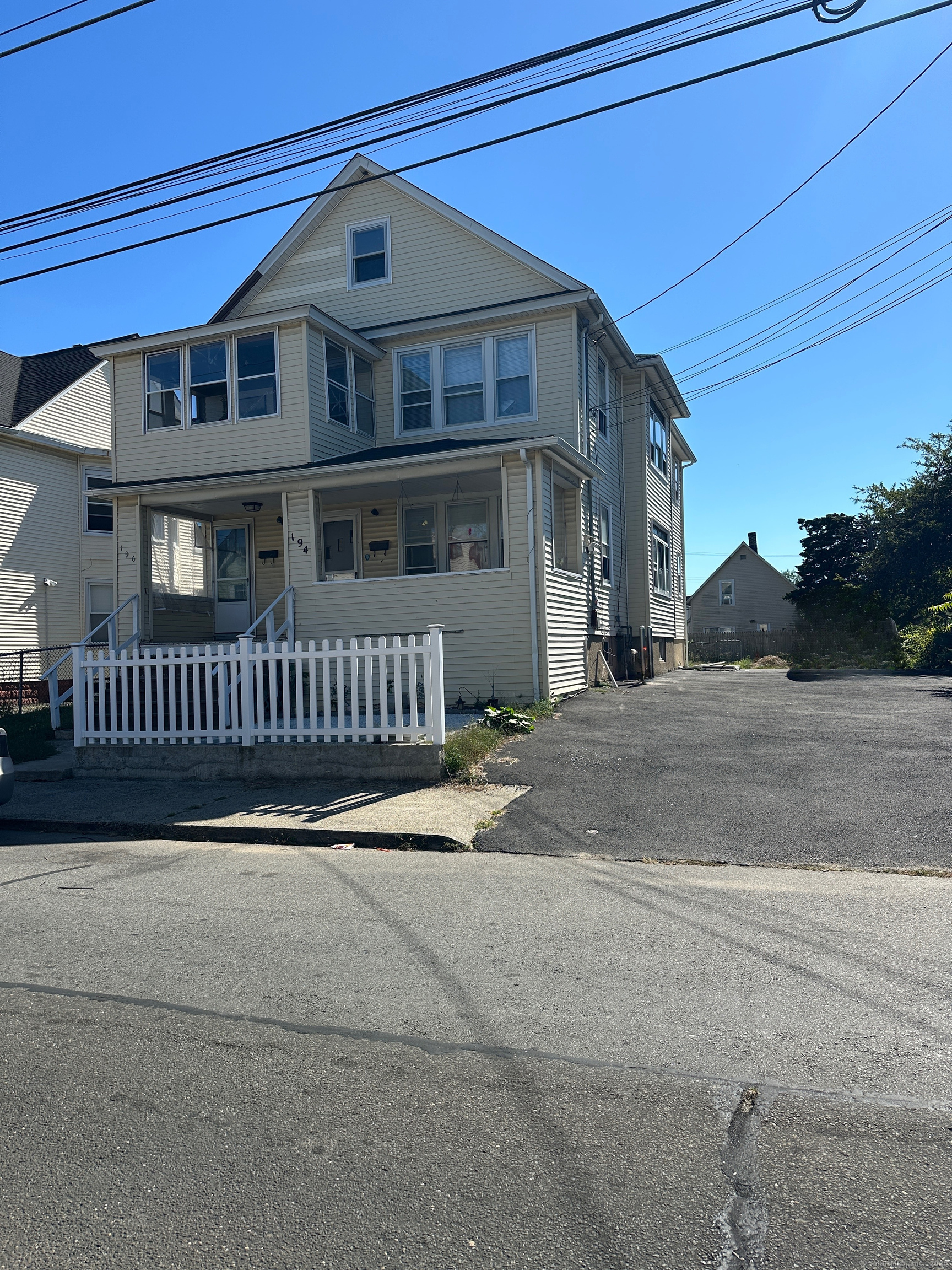 194 Adams Street Bridgeport CT 06607