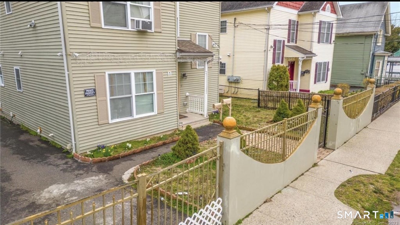 13 Button Street New Haven CT 06519