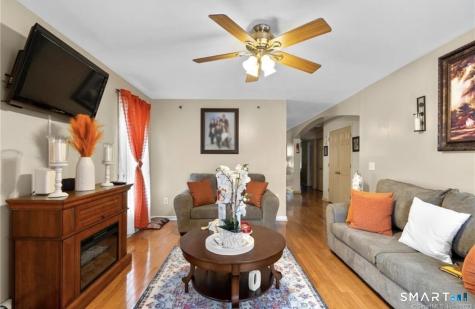 13 Button Street New Haven CT 06519