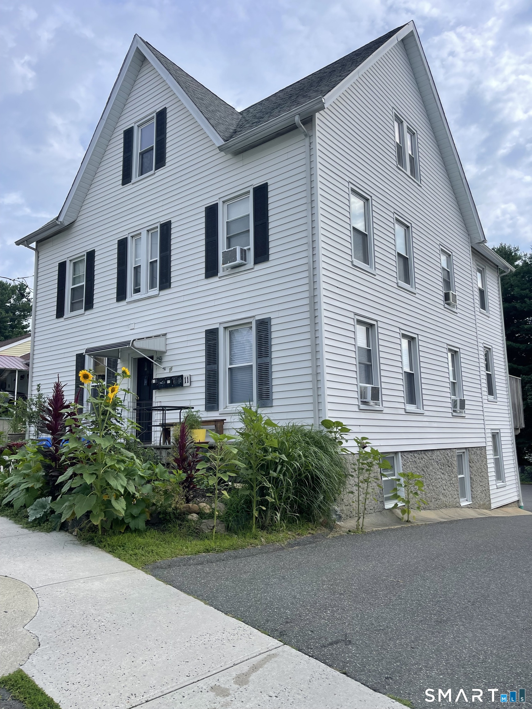 11 Stone Street Danbury CT 06810