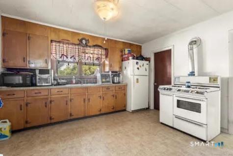 12-16 Battey Street Putnam CT 06260