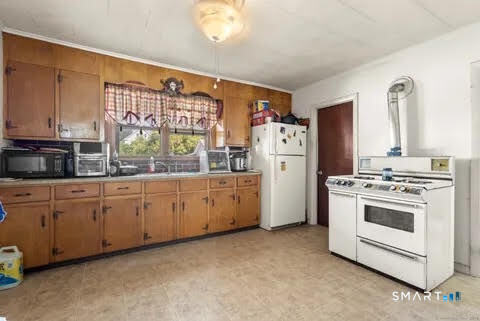 12-16 Battey Street Putnam CT 06260