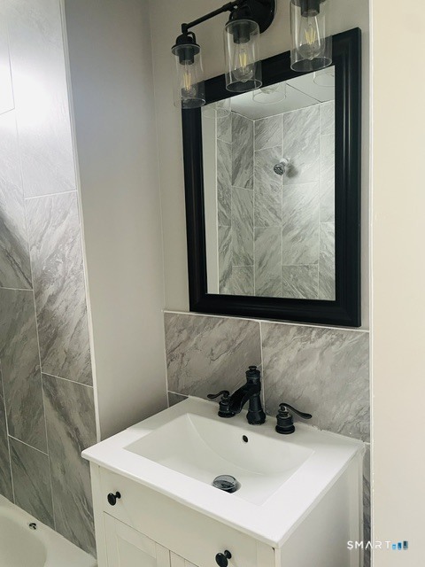 33 Holbrook Street Ansonia CT 06401