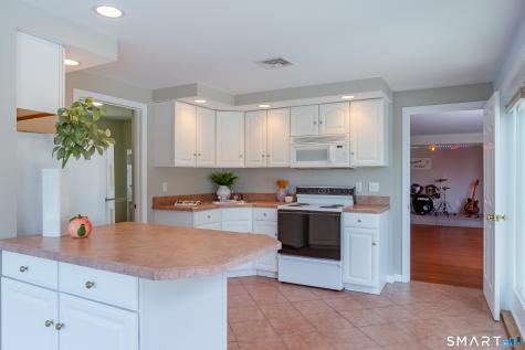 132-MF Merrimac Drive Trumbull CT 06611