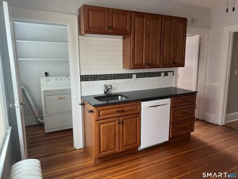493-495 Prospect Avenue West Hartford CT 06105