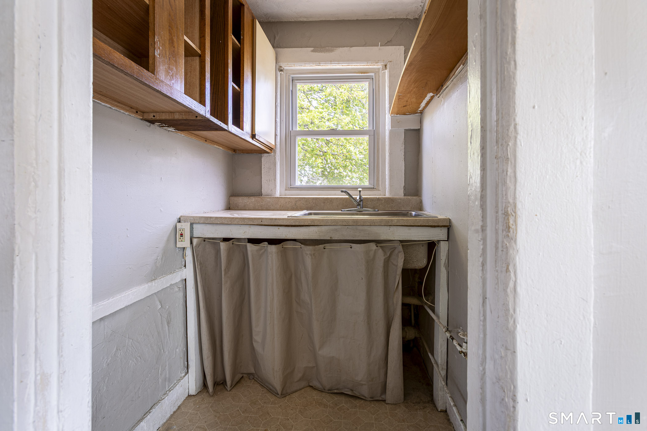 71 Blackhall Street New London CT 06320