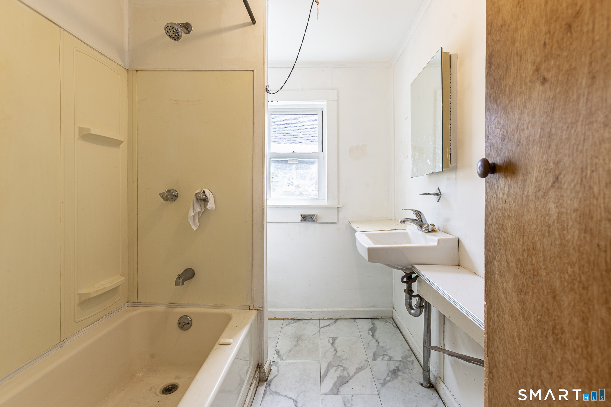 71 Blackhall Street New London CT 06320